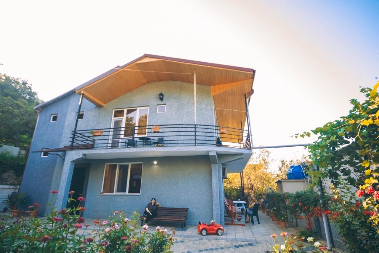 Makos Guest House Κουτάισι Εξωτερικό φωτογραφία