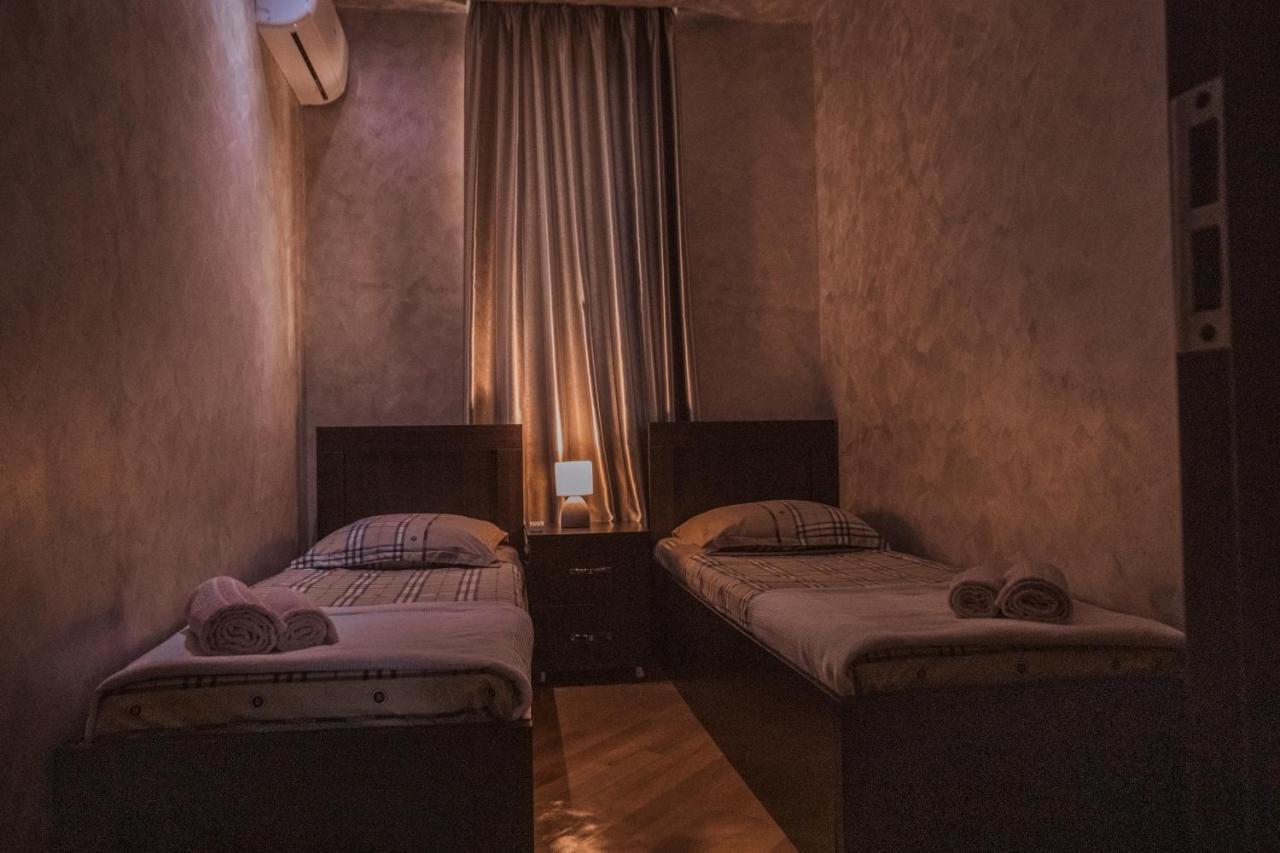 Makos Guest House Κουτάισι Εξωτερικό φωτογραφία