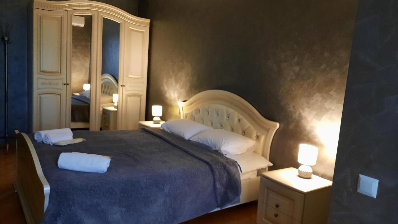 Makos Guest House Κουτάισι Εξωτερικό φωτογραφία
