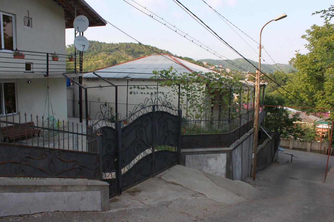Makos Guest House Κουτάισι Εξωτερικό φωτογραφία