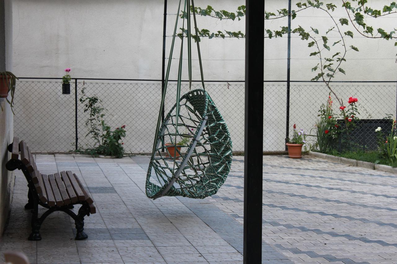 Makos Guest House Κουτάισι Εξωτερικό φωτογραφία