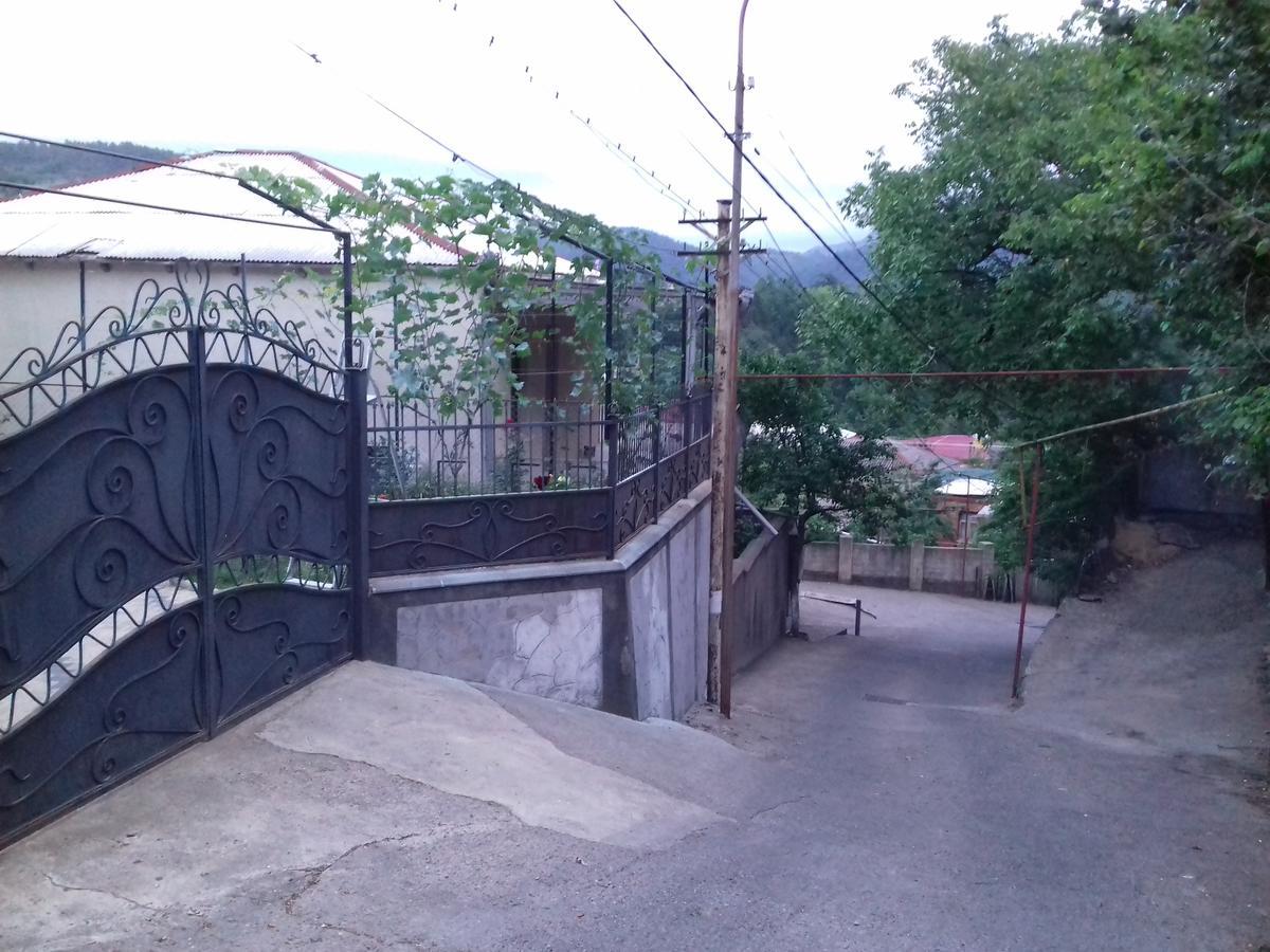Makos Guest House Κουτάισι Εξωτερικό φωτογραφία