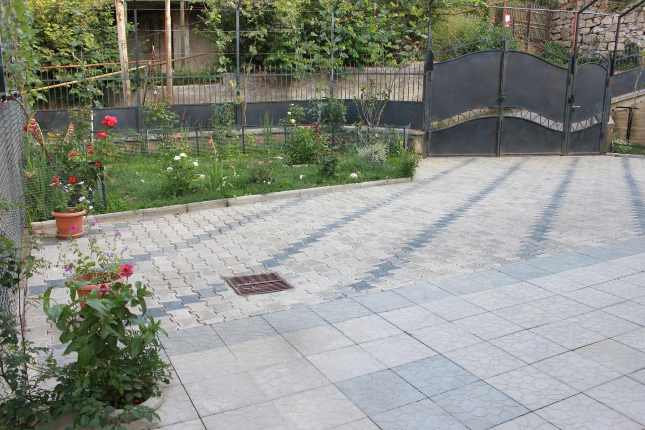 Makos Guest House Κουτάισι Εξωτερικό φωτογραφία
