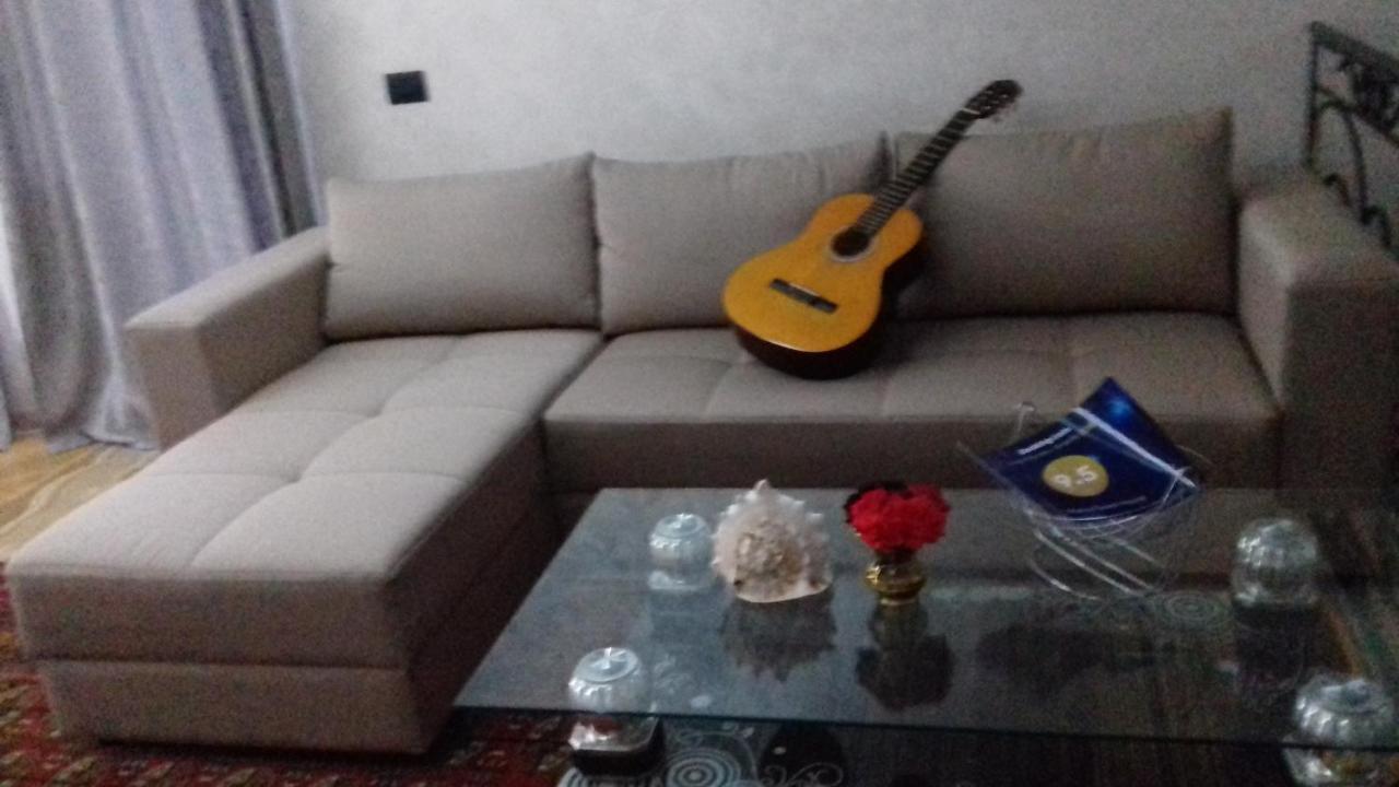 Makos Guest House Κουτάισι Εξωτερικό φωτογραφία