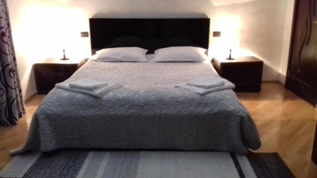 Makos Guest House Κουτάισι Εξωτερικό φωτογραφία