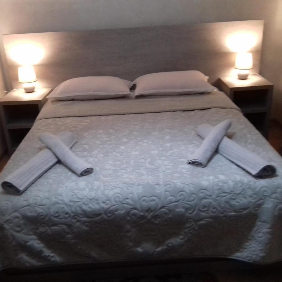 Makos Guest House Κουτάισι Εξωτερικό φωτογραφία